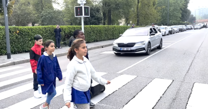 IPA2X il robot che promette di aiutare le persone ad attraversare la strada