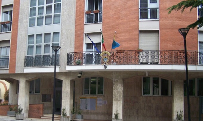 Bollette alte in Comune, a Cesano i dipendenti in smart working un giorno a settimana