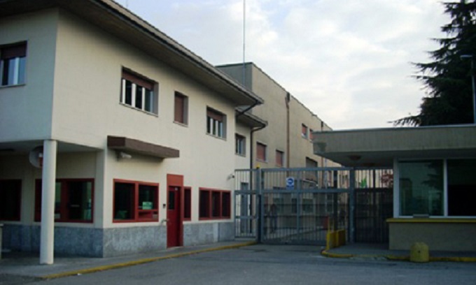 71enne spaccia nel suo appartamento: beccato dalla Polizia con un etto di droga in casa