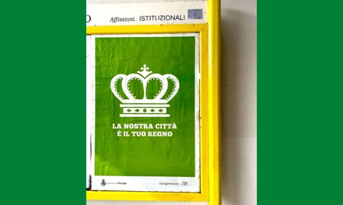 Cosa significano questi misteriosi cartelli comparsi ad Assago?
