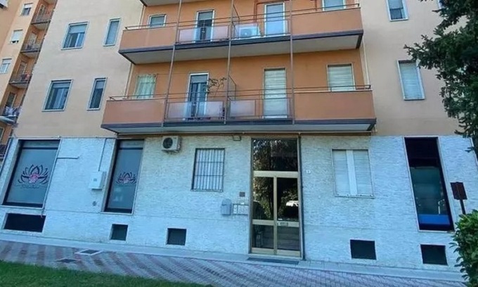 Massacra di botte la figlia della compagna di soli 9 mesi: come sta la bambina