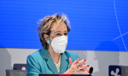 Letizia Moratti sul Covid: mantenere l'uso della mascherina nei centri sanitari