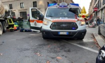 66enne investita da una betoniera a Milano: è in condizioni disperate