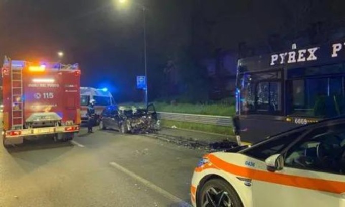 Incidente a Milano a pochi passi da Cesano: scontro auto-bus, morto l’autista della vettura