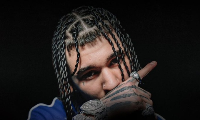 Guidava una Mercedes senza patente: nuovi guai per il rapper Rondo da Sosa
