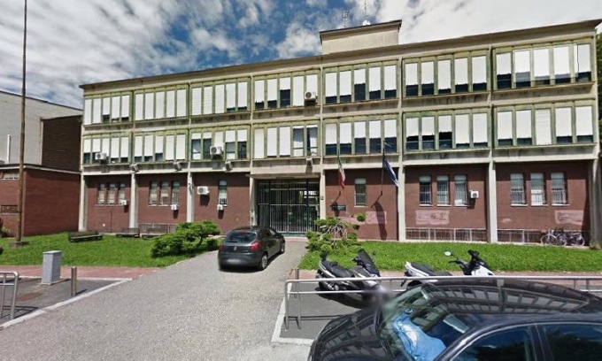 Agitazione al Beccaria: materasso in fiamme e agente colpito alla testa