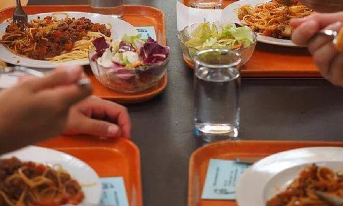 Servizi scolastici, a Corsico i morosi dimezzati in un weekend, gli altri si impegnano a pagare