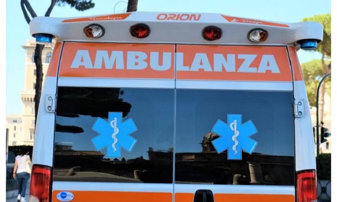 Uomo di 86 anni investito mentre attraversa la strada a Cesano