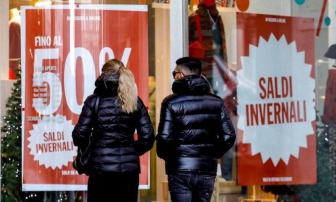 A Milano e in tutta la Lombardia al via da oggi la corsa ai saldi invernali 2023