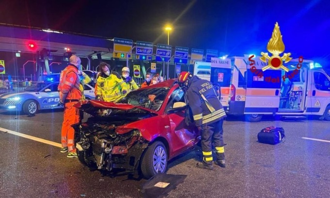 Tragedia al casello di Milano: auto tamponata violentemente e due donne morte