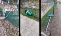 Cartelli divelti e cestini spaccati: vandali in azione nei parchi