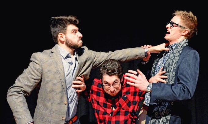 Appuntamento a teatro, per scoprire cosa succede ne “L’appartamento degli uomini soli”