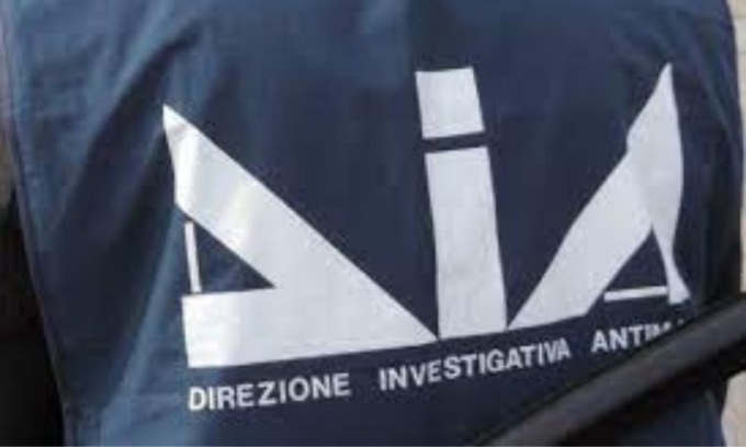 Associazione a delinquere e riciclaggio, indagine della Dda: nei guai imprenditori agricoli, arrestato un trezzanese