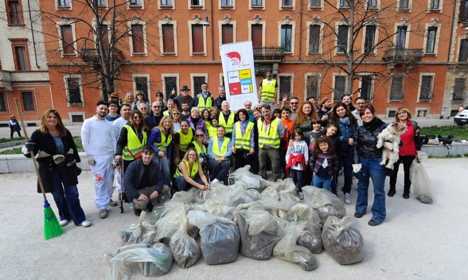 A Milano Piazza Sant’Ambrogio cambia volto grazie agli “Angeli”