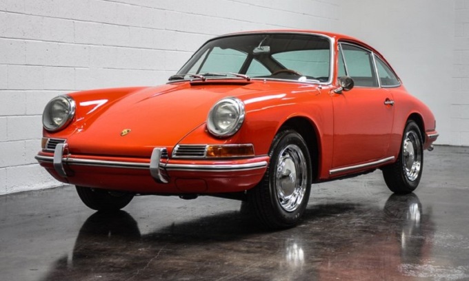 Compra la Porsche e rivuole i soldi, a processo 72enne di Cesano