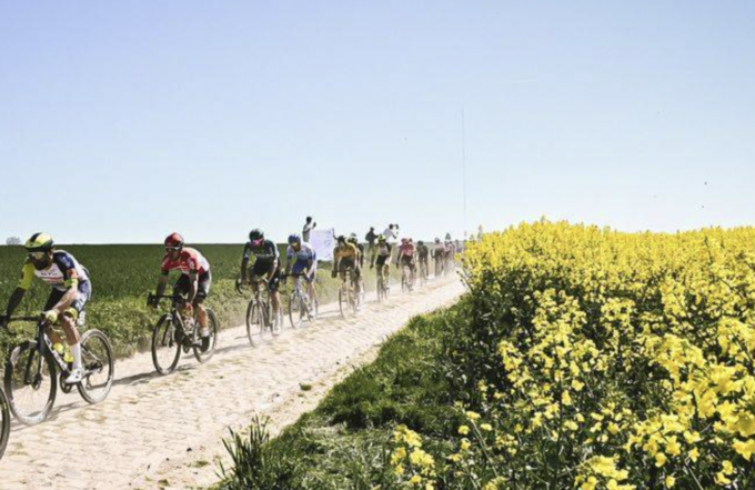 Ciclismo, Parigi-Roubaix | Ganna ci crede