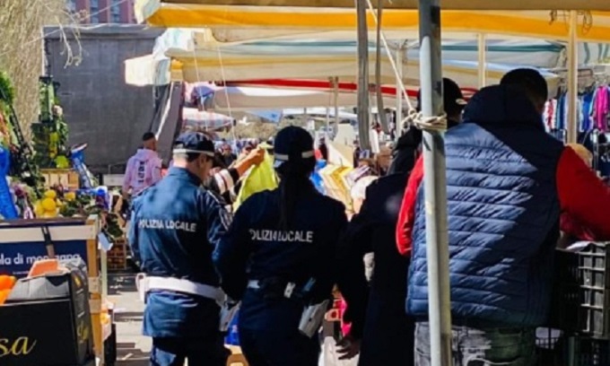 Continuano i controlli nei mercati di Corsico: sanzionati spazi abusivi e irregolarità