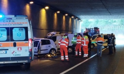 19enne morto in uno scontro frontale tra due auto