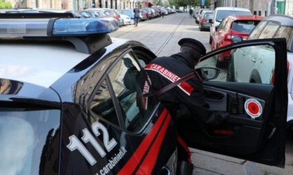 44enne seguita fin dentro casa a Milano da uno sconosciuto e aggredita: arrestato un 23enne