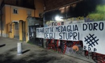Milano invasa da slogan di estrema destra sulla sicurezza: "Milano città medaglia d’oro… degli stupri"