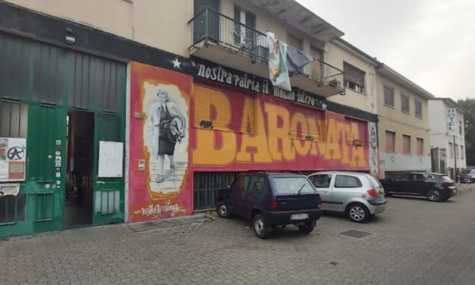 Milano, sgombero in corso al centro sociale “La Baronata”