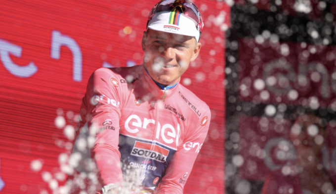 Evenepoel è la prima maglia rosa del Giro d’Italia 2023