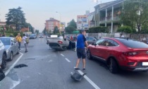 Maxi incidente a Buccinasco: auto si ribalta in via dei Mille