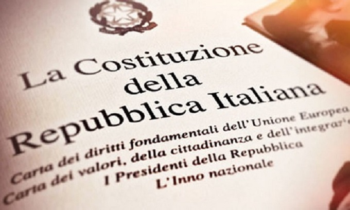 Il Comune regala la Costituzione ai diciottenni di Buccinasco