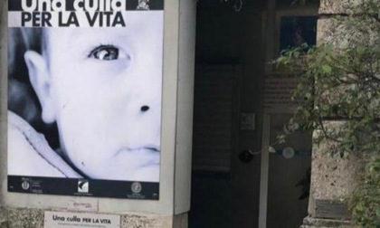 Il piccolo lasciato nella Culla al Policlinico di Milano è stato adottato
