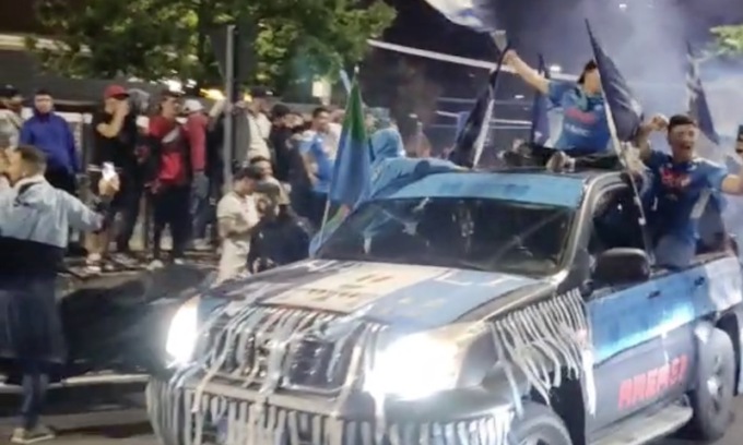 Scudetto al Napoli, Rozzano diventa una bolgia: fuochi e caroselli per festeggiare