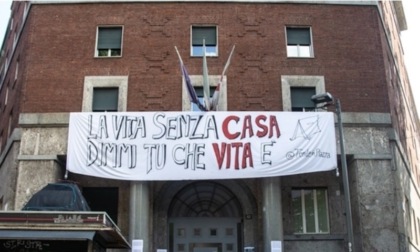 Milano, gli studenti del Politecnico protestato allo studentato di viale Romagna