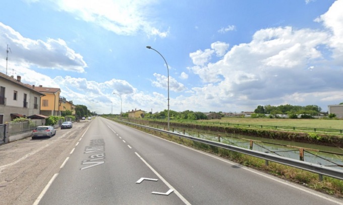 Scontro auto moto lungo il Naviglio Grande a Gaggiano: 17enne soccorso in codice rosso