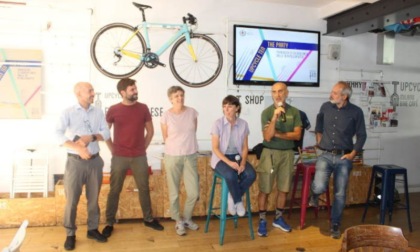 Upcycle Milano Bike Café festeggia dieci anni e presenta la sua prima bicicletta
