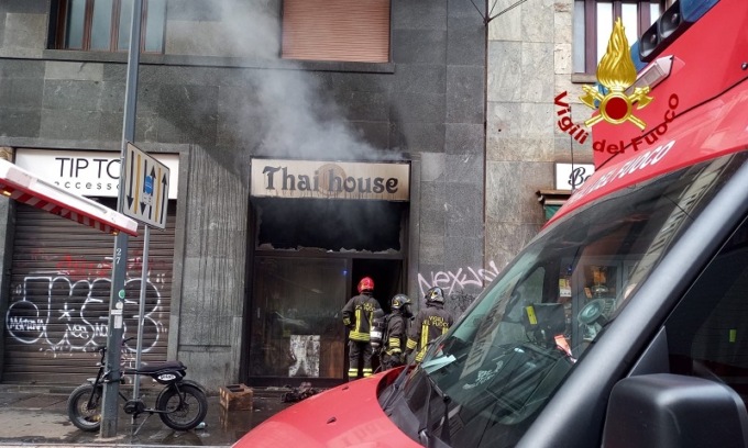 Incendio distrugge completamente centro massaggi in viale Tunisia