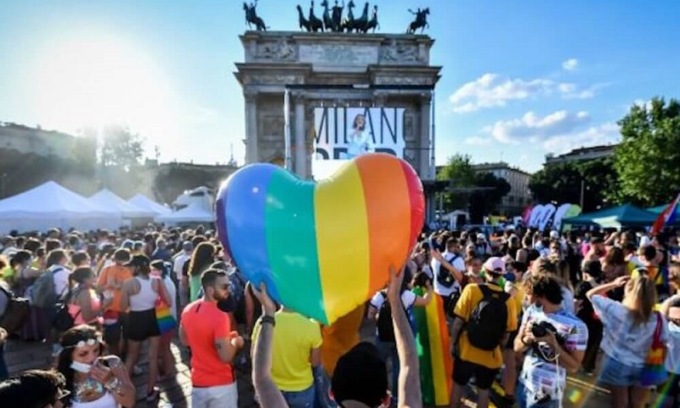 Milano Pride 2023, il 24 giugno la tradizionale parata e all’Arco della Pace il grandioso evento finale