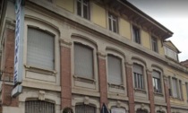 Milano, 25enne accoltellato nella notte