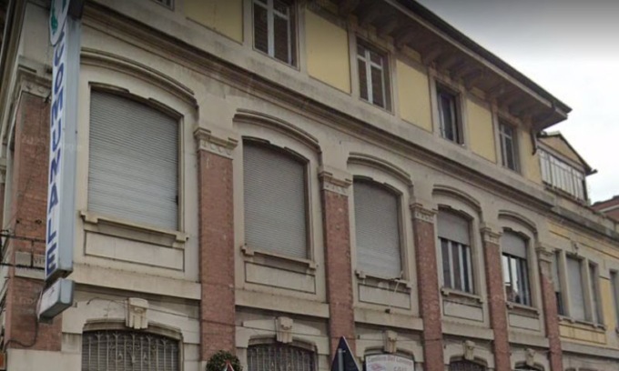Milano, 25enne accoltellato nella notte