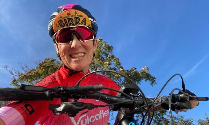 Il nuovo tentativo di record del mondo per Anna Mei: in bicicletta da Lubjana al Vaticano per sostenere i Bambini Farfalla