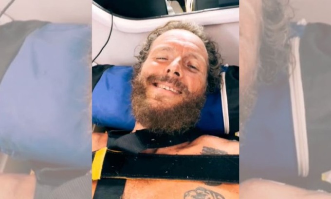 Incidente in bici per il “ragazzo fortunato”: fratture a femore e clavicola per Jovanotti