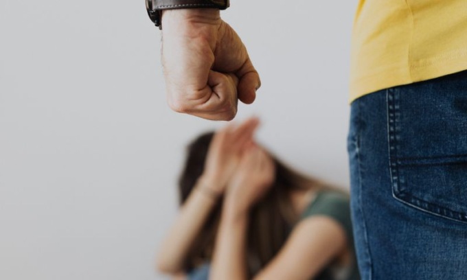 Violenza domestica, stalking e cyberbullismo: a Milano 131 ammonimenti da gennaio ad oggi