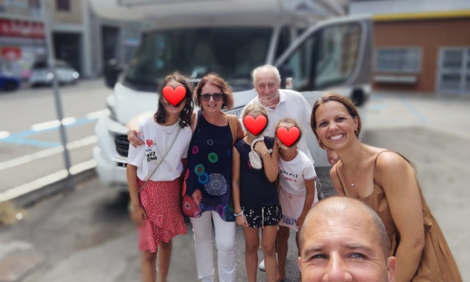 Rubano il camper sul lago di Como ad una famiglia belga in vacanza e lo ritrovano… a Buccinasco