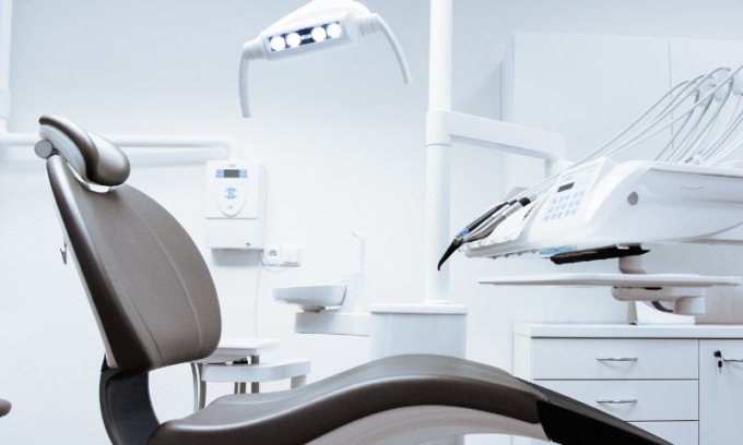 Dentista sociale: trasferimento ad Arese solo per alcuni mesi, poi torna a Corsico