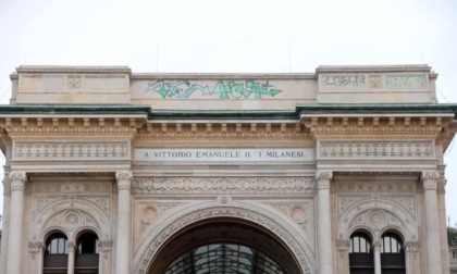 Milano, vandalizzata la Galleria Vittorio Emanuele