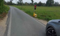 Vandalizzato il semaforo provvisorio collocato sulla strada della Bazzanella