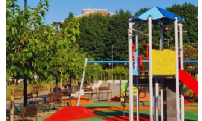 Merenda in piazza per inaugurare i giochi di via Guido Rossa