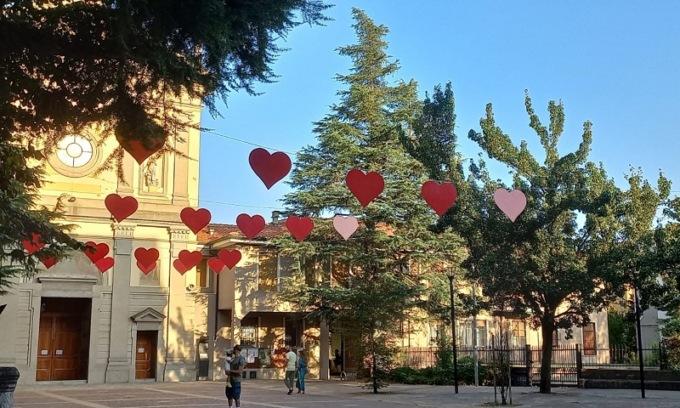 Festa patronale, la novità di questa edizione: altalene fiorite e cuori al posto della luminarie