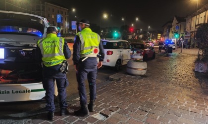 Operazione Smart a Corsico: controlli serali del sabato sera della Polizia locale su guidatori e attività commerciali