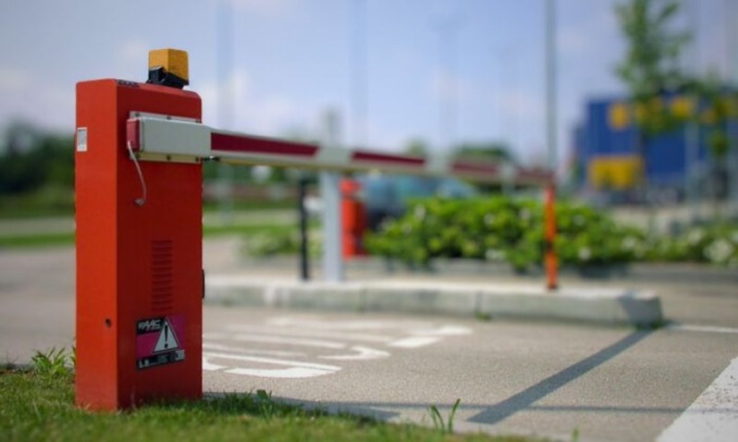 Gestione dei parcheggi del Comune di Assago: due indagati per peculato e frode