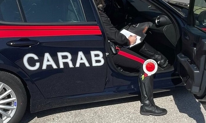 Detenzione e spaccio di droga: in arresto una 37enne a Corsico