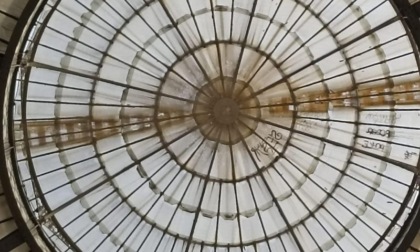Milano, imbrattata la cupola della Galleria Vittorio Emanuele II